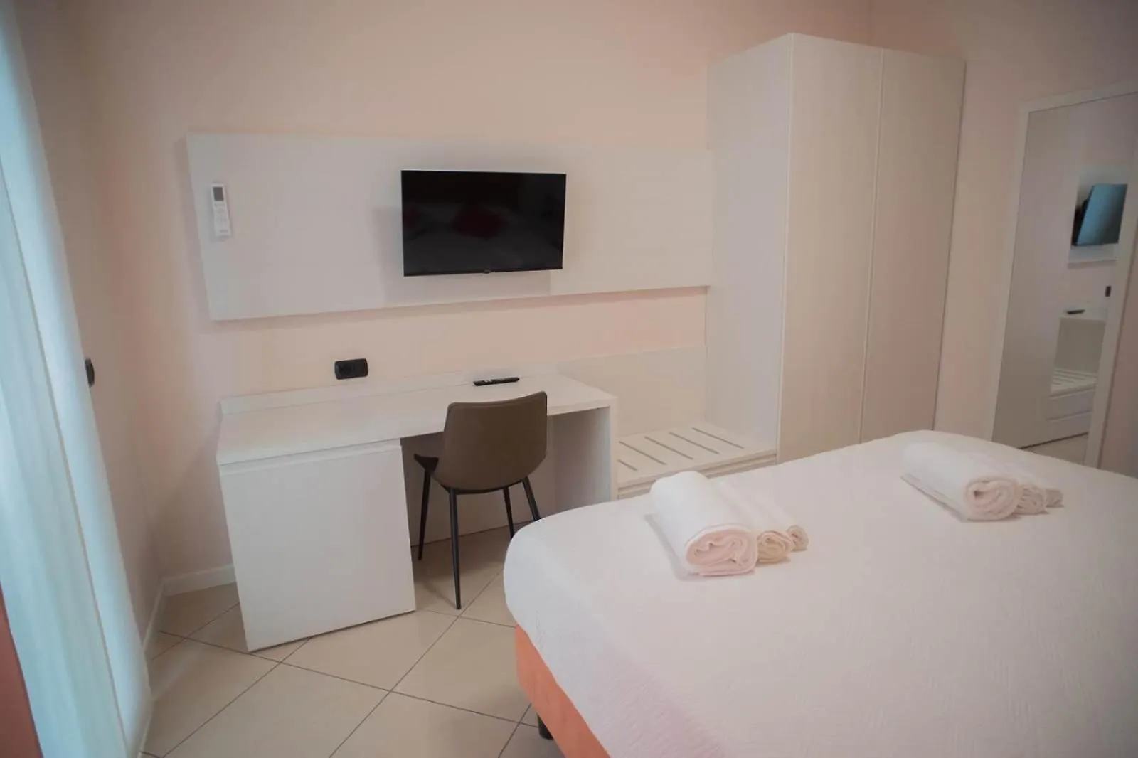 Bolzano Apartment Rho 0*,